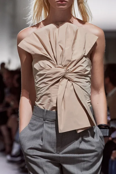 Look 7